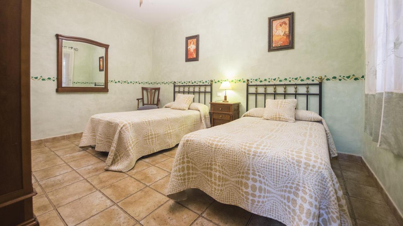 Los Laureles 2 Urda エクステリア 写真